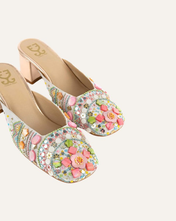Traditional Juttis f1