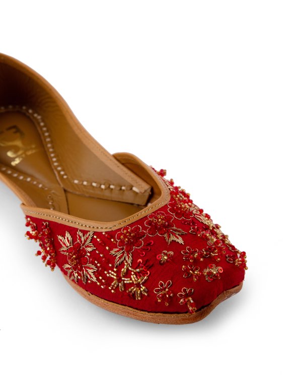 Traditional Juttis f2